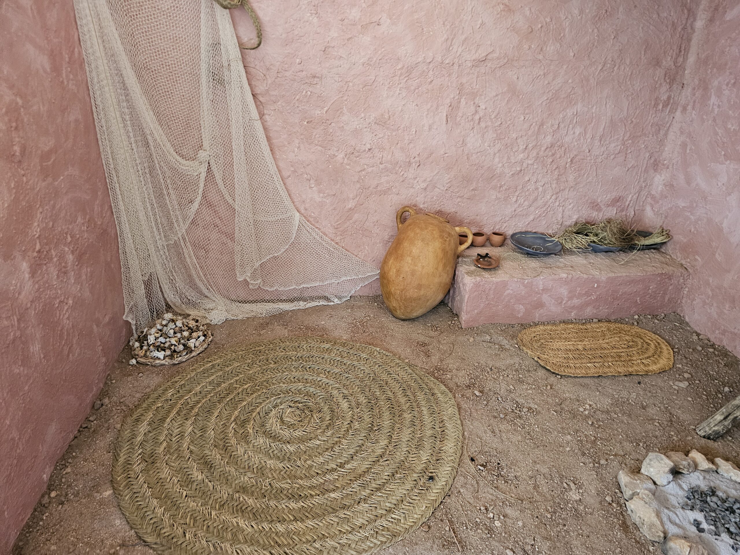 Interior Casa Fenicia Centro de Interpretación Sa Caleta Ibiza